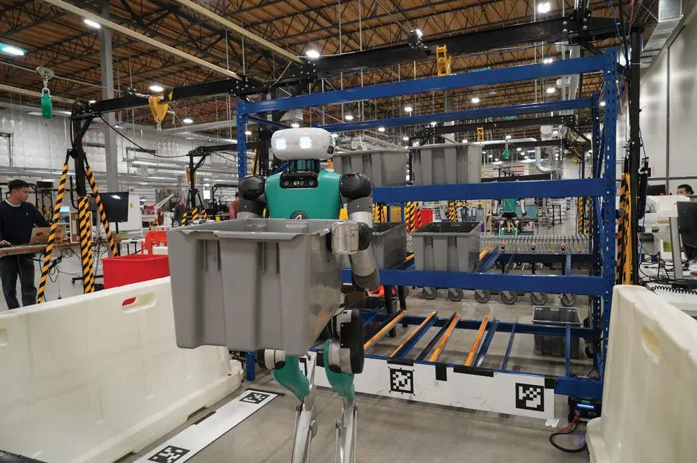 Toyota insansı robot fabrika