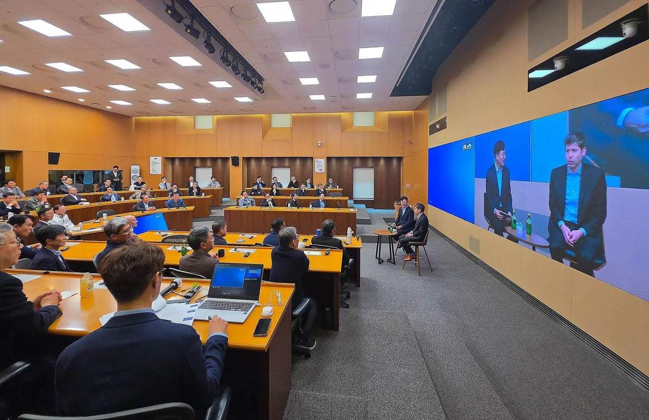 Sam Altman Samsung yöneticileriyle Yongin'de bir araya geldi