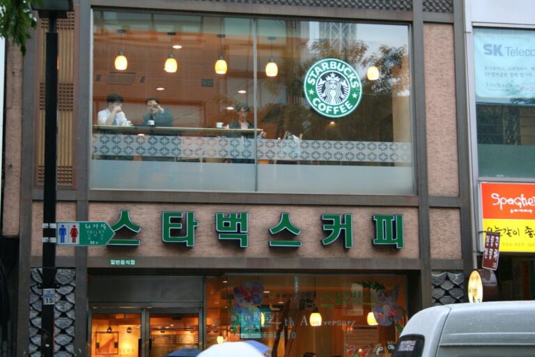 Güney Kore’de Starbucks’tan Müşterilerine: Masaüstü Bilgisayar ve Yazıcılarla Gelmeyin