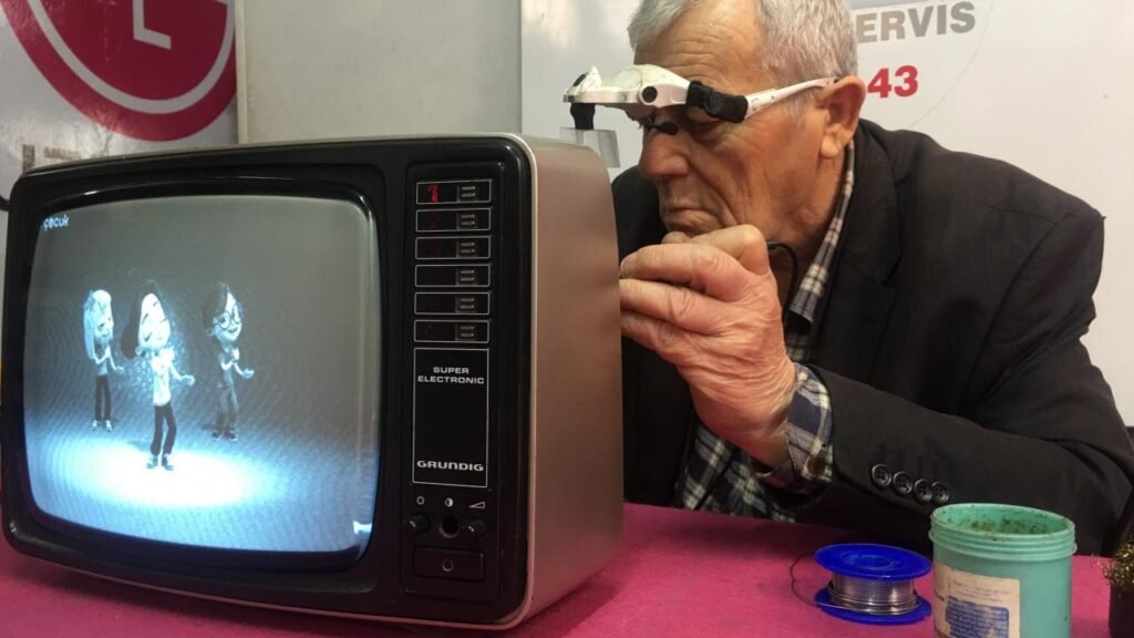 CRT Televizyonlar ülkemizde az da olsa hâla kullanılıyor. 