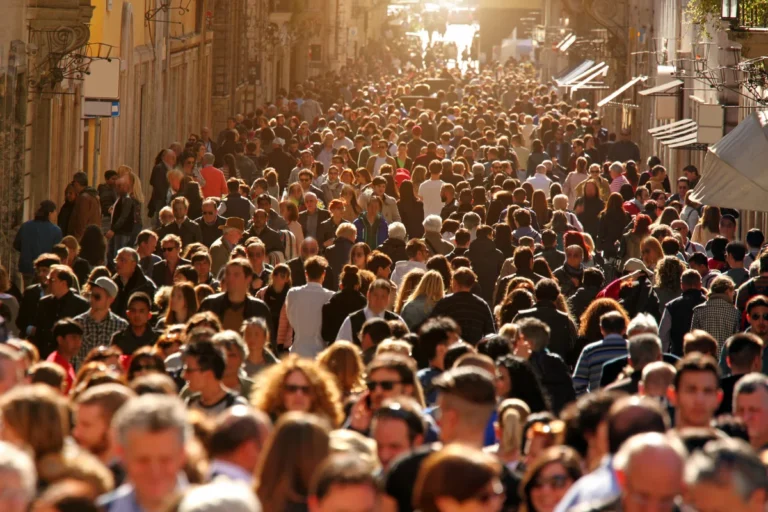 İnsan Nüfusu Tahminleri Yanlış mı? Yeni Araştırma Şok Edici Sonuçlar Verdi