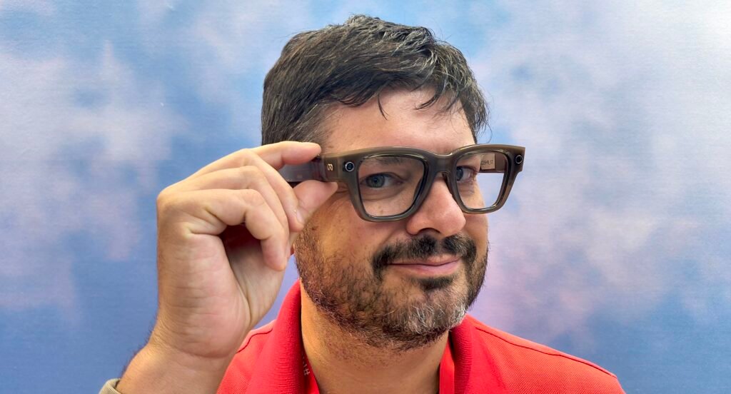 Meta'nın akıllı gözlüklerinin çerçeve kalınlığı tartışma konusu oldu.