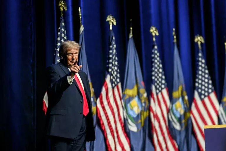 Trump’tan Bir Tehdit Daha: Grönland Konusunda Bizi Desteklemeyen Ülkelerin Gümrük Vergisi Artacak!
